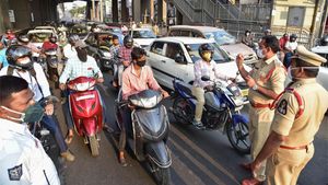 Abandoned Vehicles Auction: हैदराबाद पुलिस थानों में पड़े जब्त वाहनों की करेगी नीलामी