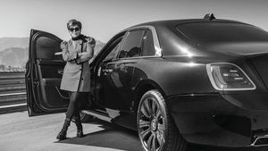 Kris Jenner Buys New Rolls-Royce Ghost: यह महिला सेलेब्रिटी नई रोल्स रॉयस घोस्ट की पहली ओनर, देखें