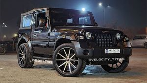 Mahindra Thar Modification: नई महिंद्रा थार 22 इंच के अलॉय व्हील के साथ लग रही शानदार, देखें