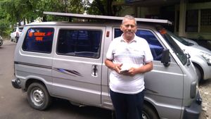 मारुति वैन को सोलर वैन में बदला, पेट्रोल का खर्च और प्रदूषण से मिला छुटकारा