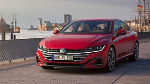 VW Arteon Could Come To India: फॉक्सवैगन भारत में लॉन्च कर सकती है आर्टिऑन लग्जरी सेडान