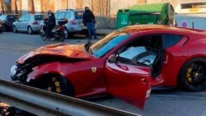 फुटबाॅलर की करोड़ों की फरारी को सर्विस मैन ने बना दिया कबाड़, जानें