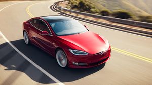 Tesla Model S: टेस्ला माॅडल एस होगी भारत की सबसे दमदार इलेक्ट्रिक कार, जानें क्या हैं खूबियां