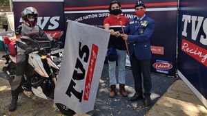 TVS Apache RTR 4V Pan India Ride: बैंगलोर का यह लड़का टीवीएस अपाचे से करेगा देशभर का सफर