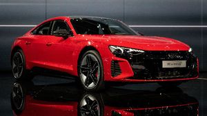 New Audi E-tron GT Revealed: नई ऑडी ई-ट्रॉन जीटी का हुआ खुलासा, देती है 488 किमी/चार्ज का रेंज