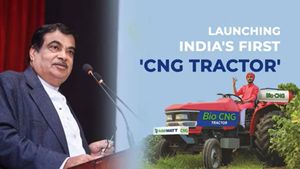 India’s First CNG Tractor Launched: देश का पहला सीएनजी ट्रैक्टर लाॅन्च, 1.50 लाख रुपये की होगी सालाना बचत