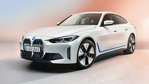 BMW To Go Full Electric By 2030: बीएमडब्ल्यू 2030 के बाद केवल इलेक्ट्रिक कारों का करेगी उत्पादन