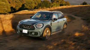 2021 Countryman Cooper S Launched: नई कंट्रीमैन कूपर एस हुई लाॅन्च, कीमत 39.50 लाख रुपये से शुरू