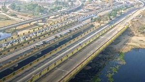 NHAI Building 34 Kms Highway Per Day: एनएचएआई प्रतिदिन 34 किलोमीटर हाईवे का कर रही निर्माण