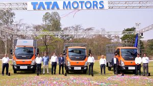 Tata Motors Unveils T-Series Smart Truck Range: टाटा मोटर्स ने टी-सीरीज की स्मार्ट ट्रक रेंज को किया पेश