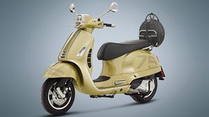 Vespa 75th Anniversary Edition Scooter Unveiled: वेस्पा ने किया 75वीं एनिवर्सरी एडिशन स्कूटर का खुलासा
