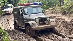अरुणाचल प्रदेश के सीएम पेमा खांडू ने चलाई महिंद्रा थार एसयूवी, 157 किमी तय कर पहुंचे सुदूर गांव