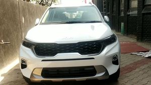 2021 Kia Sonet Spied: नई किया सॉनेट, पैडल शिफ्टर के साथ आई नजर, 27 अप्रैल को होगी लॉन्च