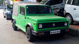 Maruti 800 Modified Into Gypsy: मारुति 800 को मॉडिफाई कर बना दिया जिप्सी, वायरल हुई तस्वीरें