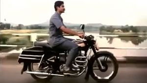 Royal Enfield Bullet का 35 साल पुराना विज्ञापन देखा है आपने? देखें यह दुर्लभ वीडियो