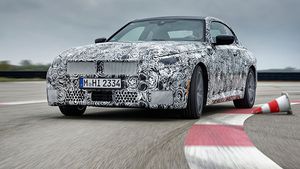 नई BMW 2 Series Coupe का टीजर हुआ जारी, देखें कैसा होगा लुक