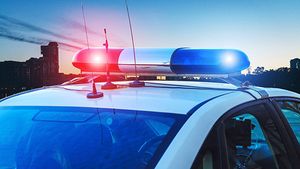 आखिर Emergency Lights के लिए क्यों इस्तेमाल होते हैं Red और Blue कलर, जानें यहां