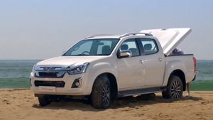 BS6 Isuzu D-Max V-Cross और Hi-Lander के किस वैरिएंट में हैं कौन से फीचर्स, जानें यहां