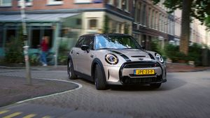 MINI India ने भारत में लॉन्च की अपनी तीन नई कारें, जानें क्या है कीमत, फीचर्स और इंजन