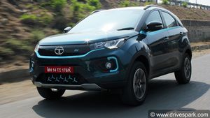 Tata Nexon EV डार्क एडिशन आने वाले महीनों में होगी लॉन्च, जानें