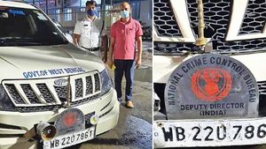 फर्जी सरकारी अधिकारी बन कर दे रहा था लोगो को धोखा, पुलिस ने जब्त की एसयूवी