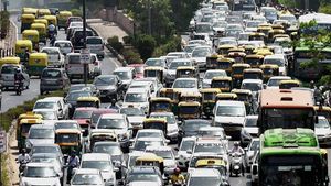 दिल्ली-एनसीआर में 10 साल से ज्यादा पुराने डीजल वाहनों का रजिस्ट्रेशन होगा रद्द, जानें एनजीटी ने क्या कहा