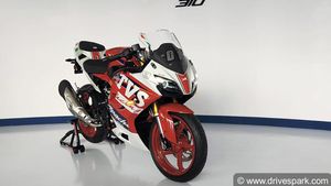 2021 TVS Apache RR 310 भारत में 2.59 लाख रुपये की कीमत में हुई लॉन्च, जानें क्या है नया