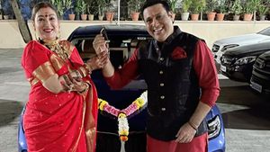 बाॅलीवुड स्टार गोविंदा ने अपनी पत्नी को गिफ्ट की BMW की लग्जरी कार, देखें तस्वीरें