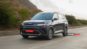 Kia Carens Review: चलाने में कैसी है यह एमपीवी? इनोवा क्रिस्टा को दे पाएगी टक्कर?