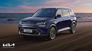 Kia Carens की बुकिंग कल से होगी शुरू, उससे पहले जानें डिजाईन, फीचर्स, इंजन के बारें में