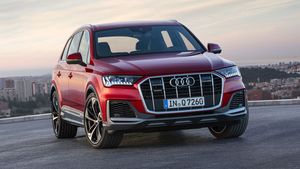 Audi Q7 भारत में 3 फरवरी को होगी लॉन्च, कंपनी ने जारी किया टीजर