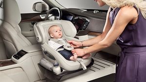 Child Seat In Cars: कार में क्यों जरूरी है चाइल्ड सीट, यहां जानें