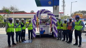 Adani Total Gas पूरे भारत में लगाएगी 1,500 चार्जिंग स्टेशन, कंपनी ने तैयार की योजना