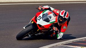 Ducati Panigale V2 Bayliss Anniversary एडिशन भारत में हुई लॉन्च, जानें क्या है कीमत और फीचर्स