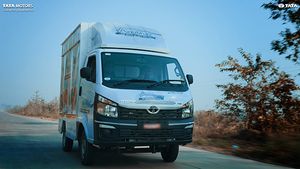 Tata Motors ने लॉन्च किया ‘अनुभव - शोरूम ऑन व्हील्स’, ग्रामीण इलाकों तक बढ़ेगी पहुंच
