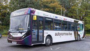 बिना ड्राइवर और कंडक्टर के चलती है ये फ्यूचर बस, यात्रियों के लिए है सबसे सुरक्षित