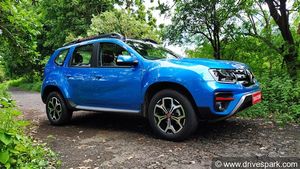 Renault Duster कंपनी की वेबसाइट से हटाई गयी, इस एसयूवी की बिक्री हुई बंद