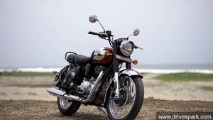 350cc बाइक सेगमेंट की रानी है Classic 350, अप्रैल की बिक्री में हर बाइक को छोड़ा पीछे