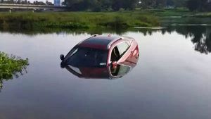 मालिक ने नदी में बहा दी 1.3 करोड़ की BMW कार! वजह जान कर चौंक गई पुलिस