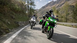 अब नई 2022 Kawasaki Versys 650 को बना सकते हैं और बेहतर, कंपनी ने पेश कीं आधिकारिक एक्सेसरीज