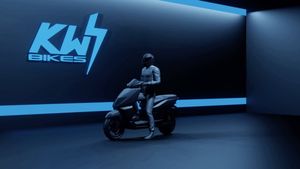 लाॅन्च के पहले ही बुक हो गई 78,000 इलेक्ट्रिक स्कूटर, फुल चार्ज पर चलेगी 150 Km