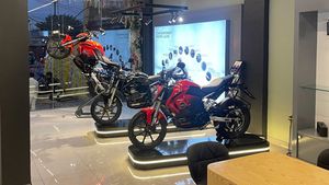 Revolt Motors ने गुजरात में खोला तीसरा शोरूम, जबरदस्त तरीके से बढ़ी इलेक्ट्रिक बाइक की डिमांड