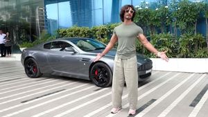 विद्युत जामवाल ने अपने फैन को कराई 3.5 करोड़ की लग्जरी कार की सैर, इस अदा पर फैंस हो गए फिदा