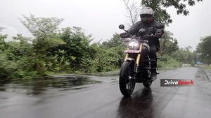 टीवीएस रोनिन रिव्यू: अपने आप में सबसे अनोखी बाइक? क्या है इतना खास?