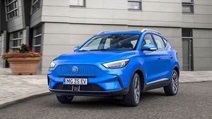 MG ZS EV फेसलिफ्ट को मिल सकता है एक नया इंटीरियर, बिक चुके हैं 5,000 से ज्यादा यूनिट्स