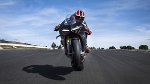 नई डुकाटी पैनिगेल वी4 भारत में हुई लाॅन्च, कीमत 26.49 लाख रुपये से शुरू, जानें क्या है खासियत