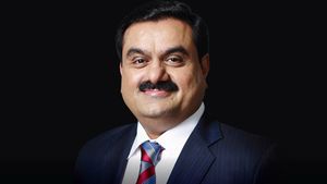 गौतम अडानी - दुनिया के दूसरे सबसे अमीर व्यक्ति के पास है कारों का शानदार कलेक्शन