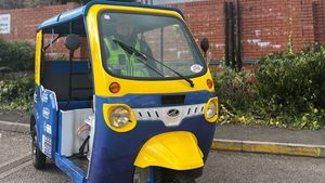 न कार और न बाइक, महिंद्रा के ई-रिक्शा पर चल रही है इस देश की पुलिस!