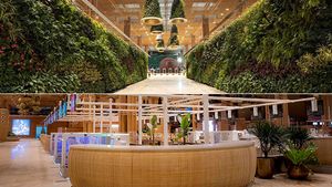 बेंगलुरु के एयरपोर्ट में बगीचे जैसा नजारा, देखें नए टर्मिनल की हैरान करने वाली तस्वीरें