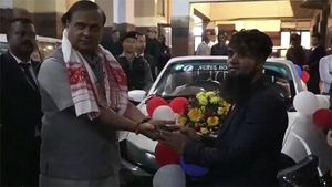 मेकैनिक ने असम के सीएम को गिफ्ट की बेहद अनोखी लैंबॉर्गिनी, केवल 10 लाख रुपये है कीमत